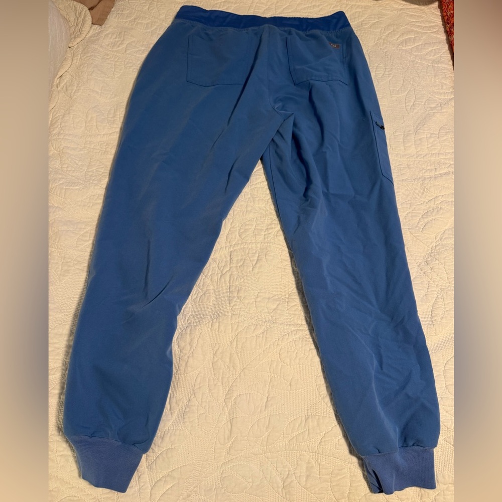 Figs Women’s Jogger Scrubs - Ceil Blue - Picture 3 of 4